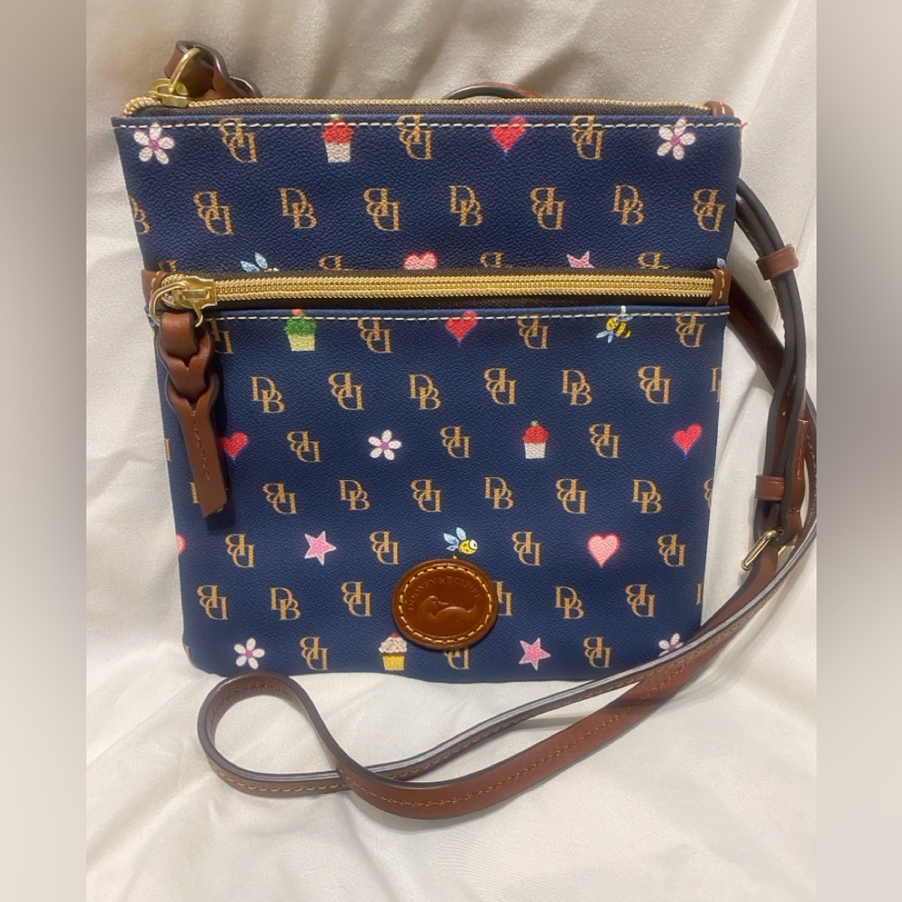 GUC Dooney & Bourke Gretta Heart/Cupcake Crossbody, color Navy